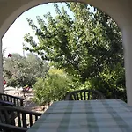 别墅 科美内尼别墅 Pano Akourdalia