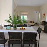 Koumneni Pano Akourdalia
