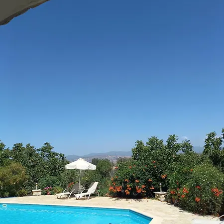Koumneni * Pano Akourdalia