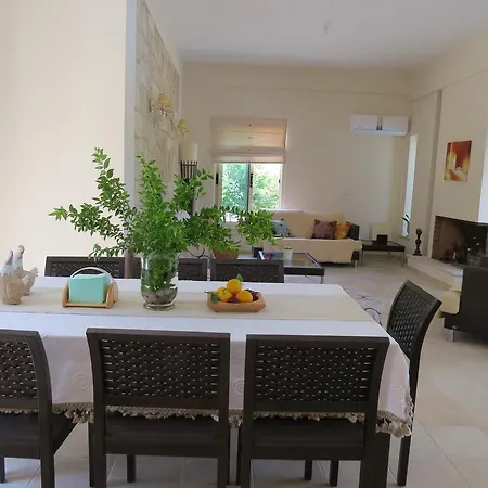 Koumneni Pano Akourdalia