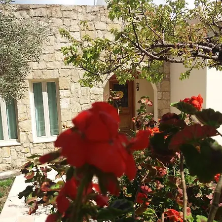 Βίλα Koumneni Πάνω Ακουρδάλεια