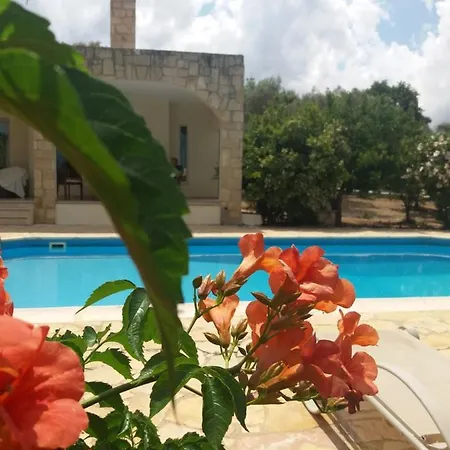 Koumneni Villa Pano Akourdalia