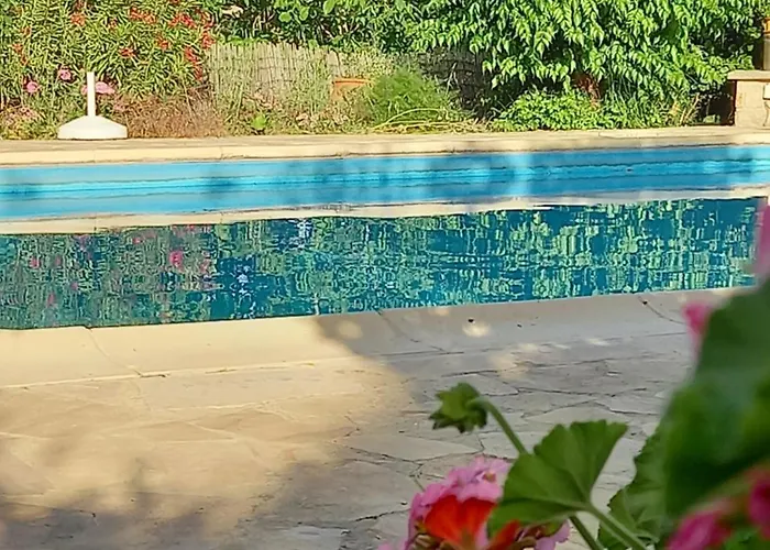 Vila Koumneni Pano Akourdalia