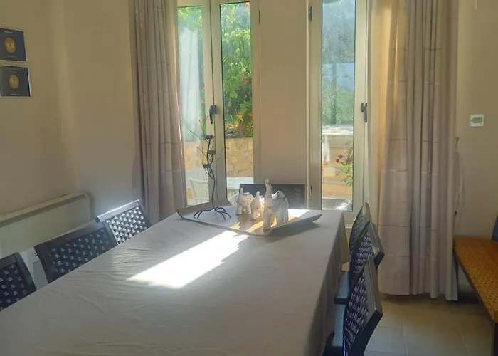 Koumneni Villa Pano Akourdalia