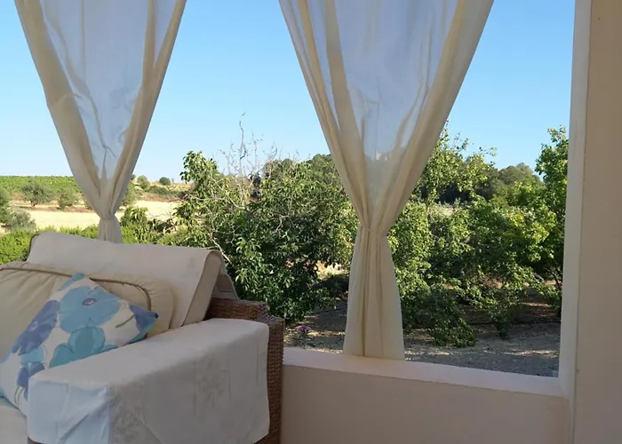 Koumneni Villa Pano Akourdalia