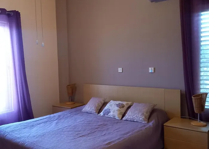 Koumneni Villa Pano Akourdalia