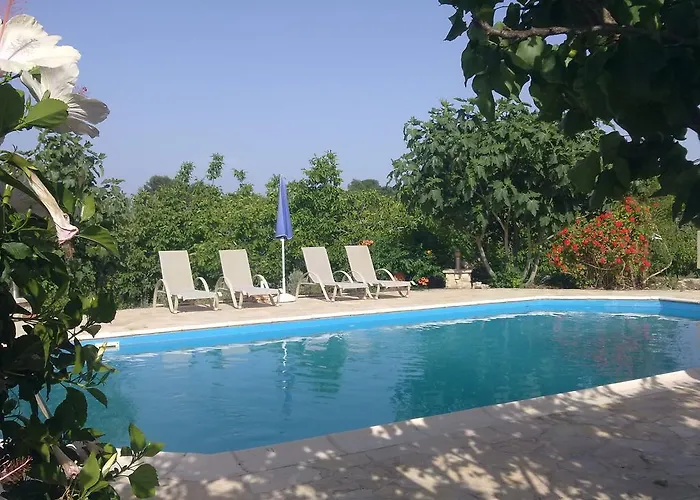 Koumneni * Pano Akourdalia