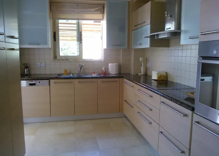 Vila Koumneni Pano Akourdalia