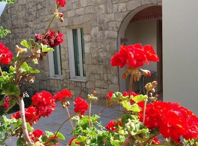 Koumneni Villa Pano Akourdalia