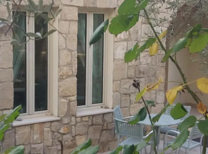 Koumneni * Pano Akourdalia